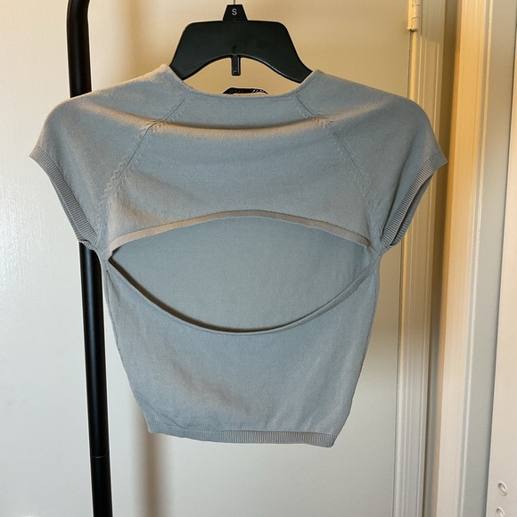 9. ZaraGray Women's Crop Top with Back Cut Out and Short Sleeves Size Small - Picture 8 of 8